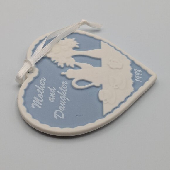 Hallmark Keepsake Mother and Daughter 1998, Vintage Porcelain Christmas Ornament - Picture 3 of 10